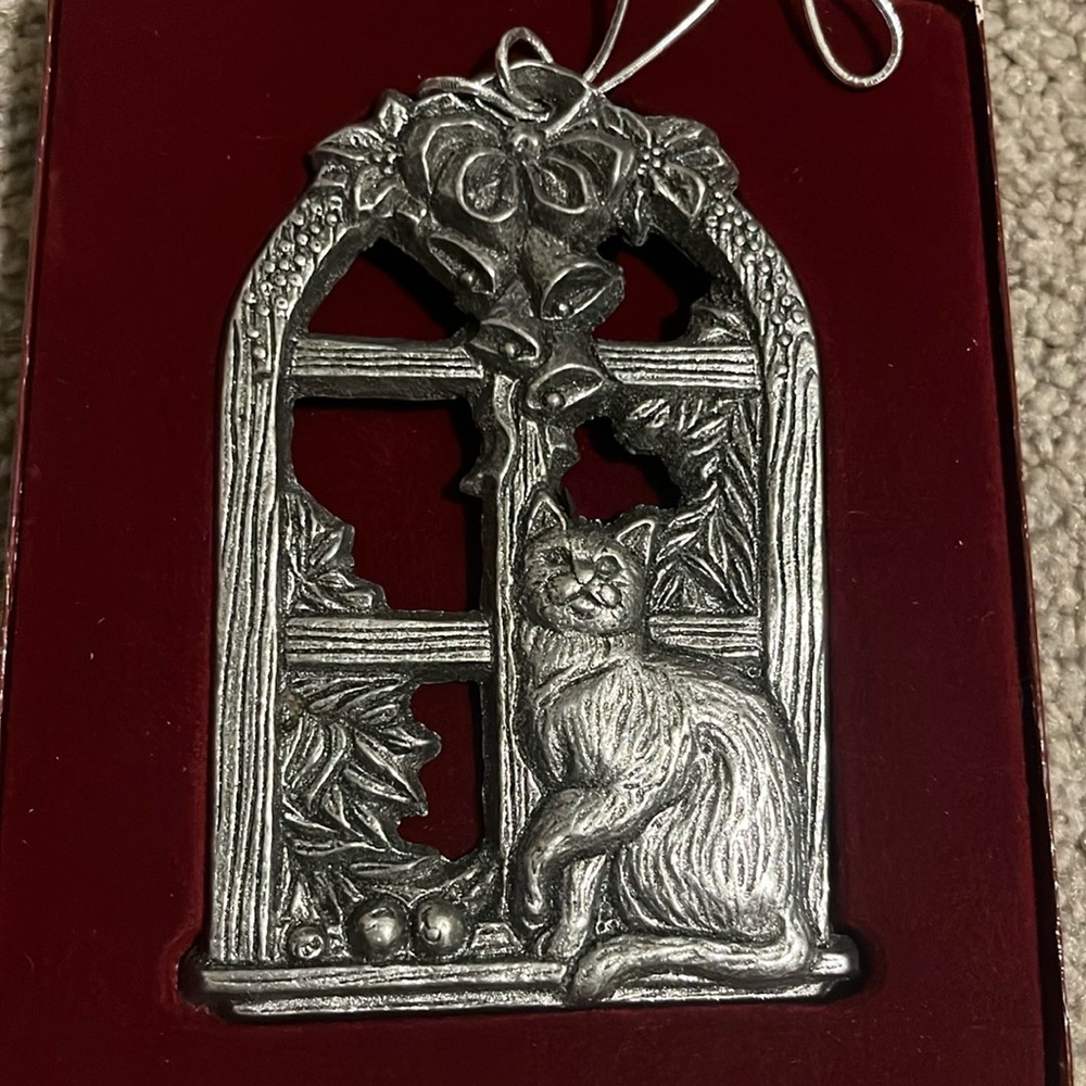 Carson Pewter Cat in window large ornament Freeport PA